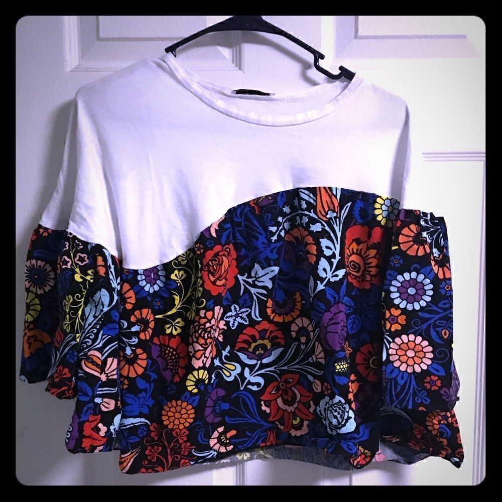 Zara Trafaluc sz M white top colorful bottom